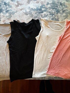 Four pack of Gray, Black, White & Pink Tank Tops Size XXL Brand new
